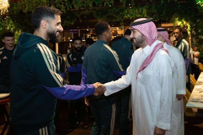 الصقور-جاهزة-للتحليق-في-سماء-العرب