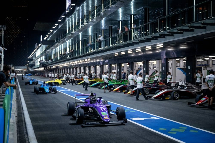 بطولة-الفورمولا4-تصل-لمحطتها-الأخيرة.-وبلوفيسكي-أبرز-المرشحين-للتتويج