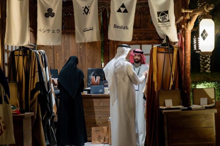 الدرعية.-“سوق-الموسم”-يحتفي-بـ70-عامًا-من-العلاقات-السعودية-اليابانية