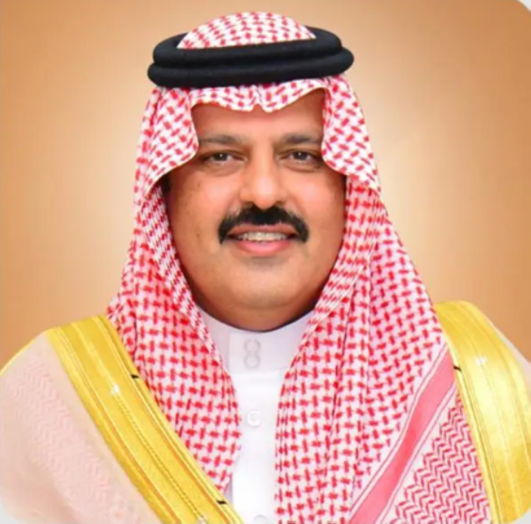 أمير-منطقة-حائل-يقدم-واجب-العزاء-لأسرة-الحليان