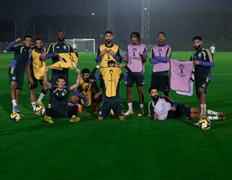 الأخضر-يختتم-تحضيراته-لمواجهة-جزر-القمر