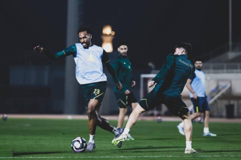 الخليج-يبدأ-معسكره-الإعدادي-في-العين-الإماراتية-ويلاعب-بني-ياس-والشارقة