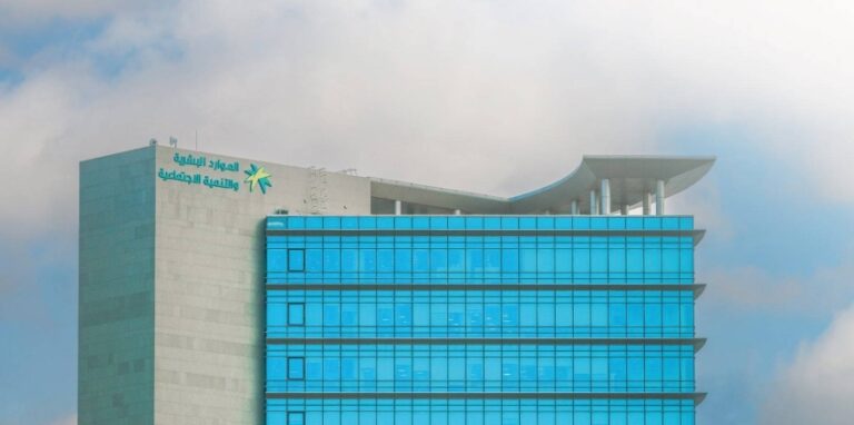 تسجيل-700-ألف-عقد-عمل-مرن-لزيادة-التوظيف