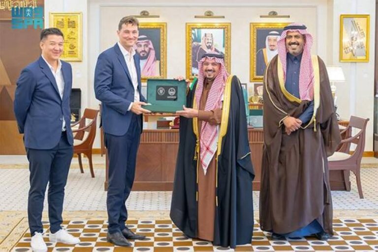 أمير-القصيم-يستقبل-مالك-نادي-الخلود