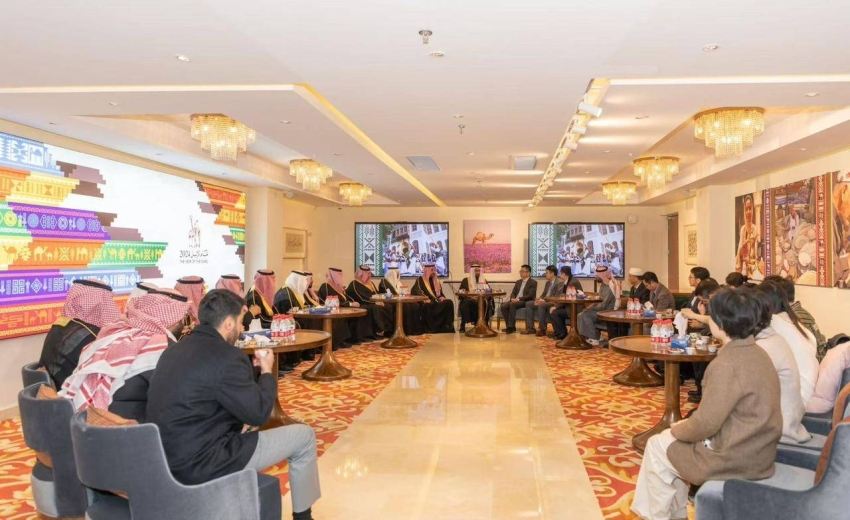 وزير-الحج-والعمرة-يزور-فرع-مكتبة-الملك-عبدالعزيز-العامة-في-جامعة-بكين
