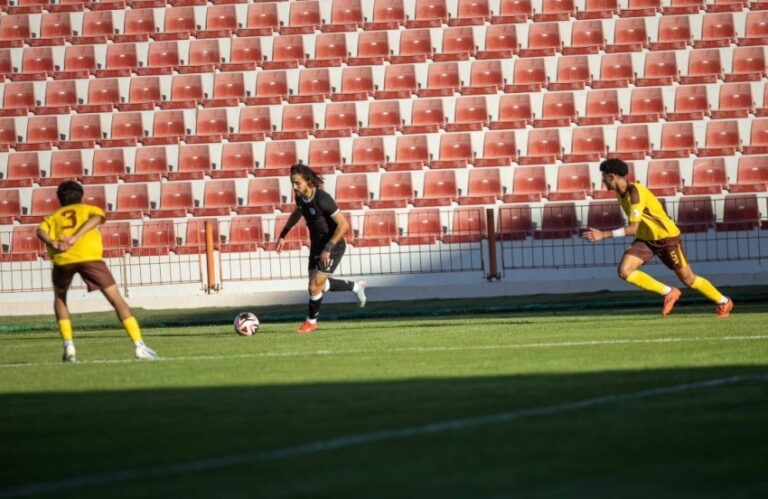 بالثلاثة…هجر-يضرب-أحد…-ويخنقه-في-القاع