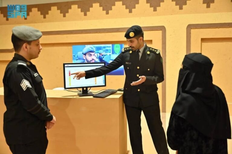 مركز-(911)-يشارك-في-معرض-واحة-الأمن-بـمهرجان-الإبل