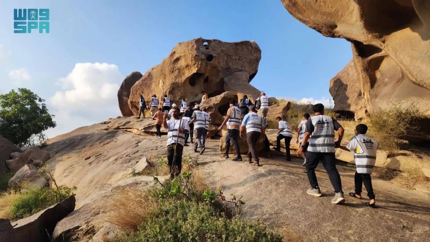 (50)-هاويًا-ومحترفًا-يشاركون-في-هايكنج-اليوم-الدولي-للجبال-بالباحة