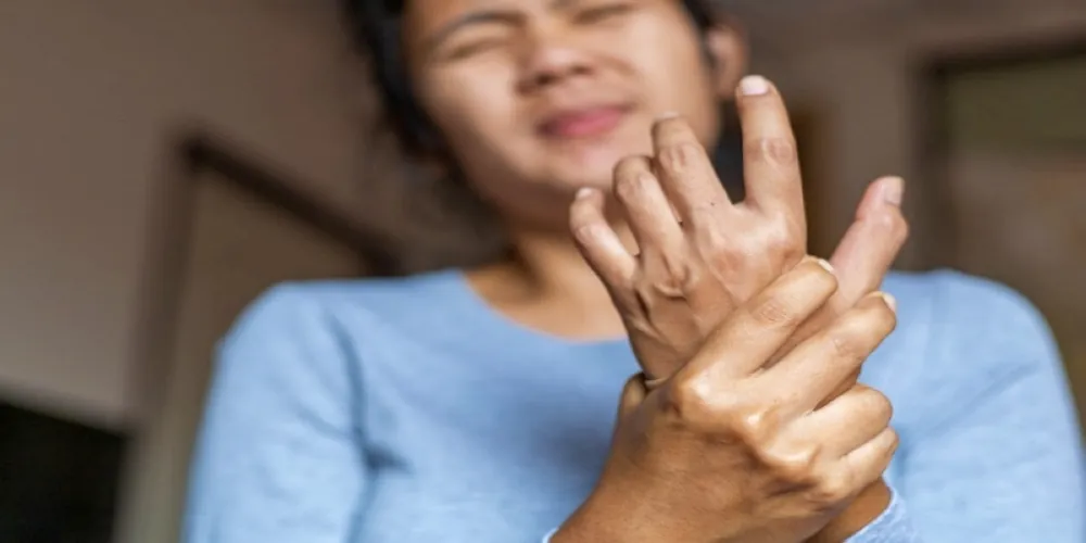 تنظيف-الجرح.-6-نصائح-للتتعامل-الصحيح-مع-عضات-الحيوانات