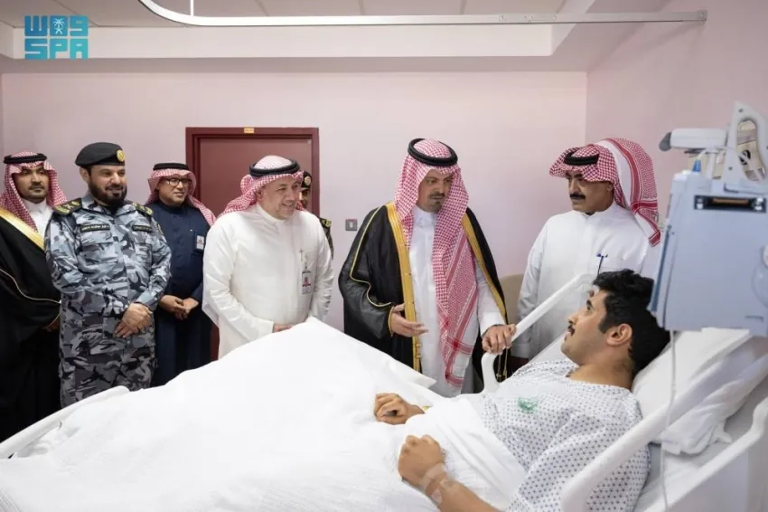 نائب-أمير-مكة-يزور-رجل-الأمن-«ريان»-وينقل-له-تحيات-القيادة