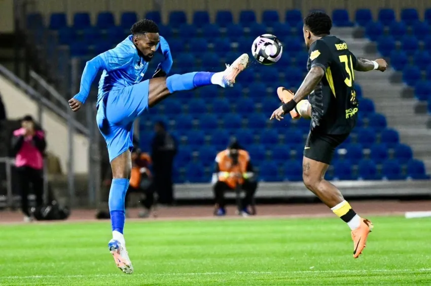 الاتحاد-يواصل-الانتصارات-بثلاثية-نيوم