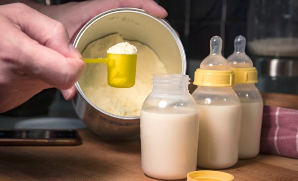 عاجل-–-ملوثة-بالسم.-“الغذاء-والدواء”-تحذر-من-منتجات-حليب-أطفال-لشركة-“نستله”