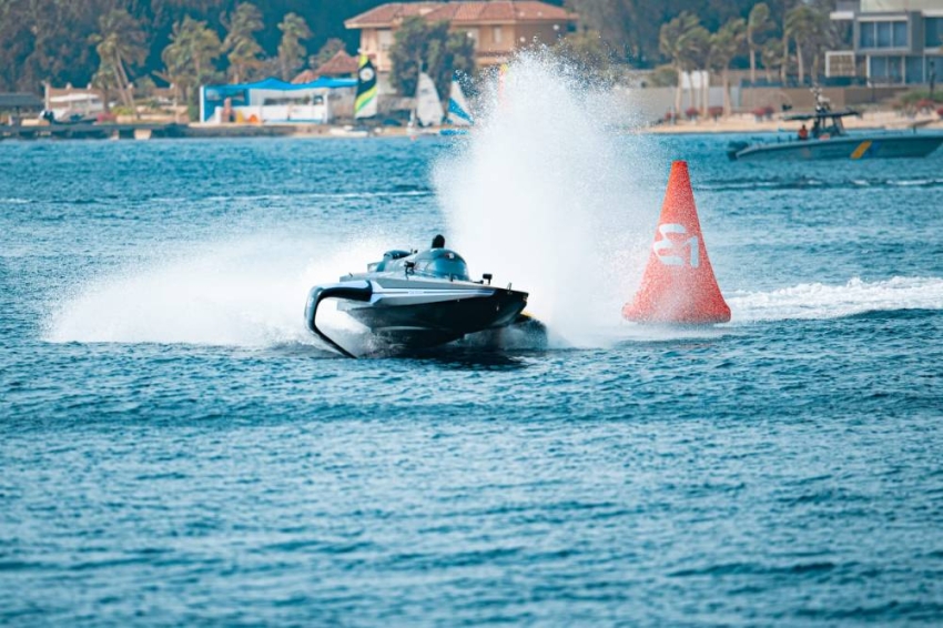 فريق-برادي-يتصدر-التصفيات-التأهيلية-لبطولة-العالم-للقوارب-الكهربائية-السريعة-e1