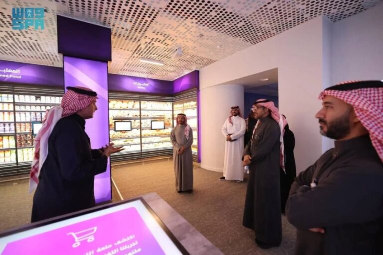 وفود-من-الحرس-الوطني-والصناعة-تضطلع-على-تجربة-مركز-التوعية-التفاعلي