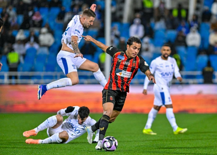بـ10-لاعبين.-الرياض-يعرقل-انتصارات-الهلال