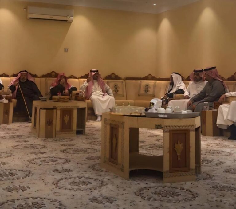 أبناء-الفقيد-فهيد-بن-صامل-الشريف-يستقبلون-المعزين