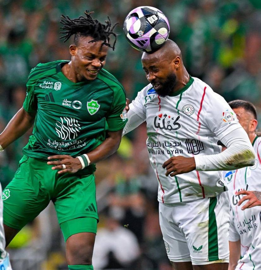 الأهلي-يكتسح-الاتفاق-بالأربعة