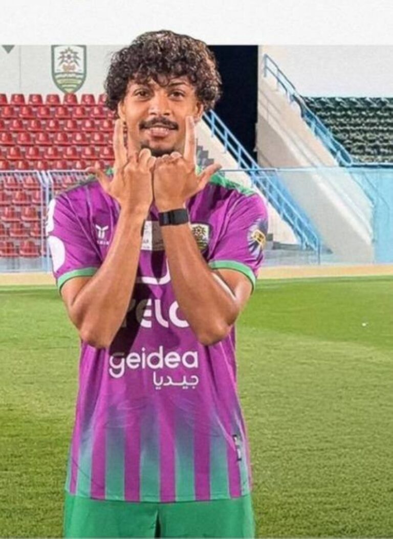 عبدالله-الدوسري-يوقع-للأنوار-قادمًا-من-الفيصلي