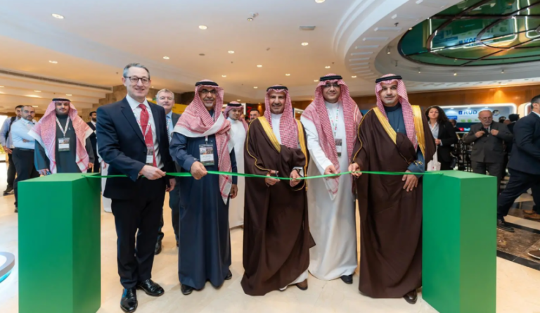 نائب-وزير-الصناعة-يفتتح-مؤتمر-سيمتك-الشرق-الأوسط-وأفريقيا-2026-بالرياض