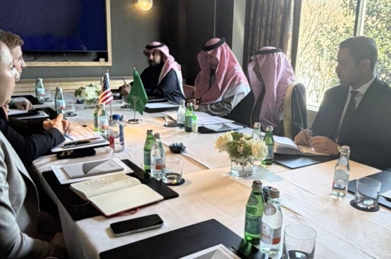 وزير-الصناعة-يلتقي-وكيل-وزارة-الخارجية-الأمريكية-للشؤون-الاقتصادية