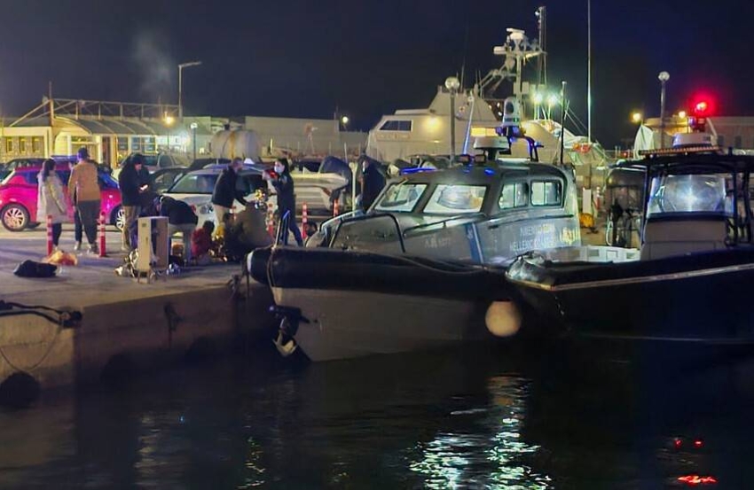 مقتل-15-شخصًا-في-تصادم-بين-زورق-لخفر-السواحل-وقارب-لمهاجرين-قبالة-سواحل-جزيرة-خيوس