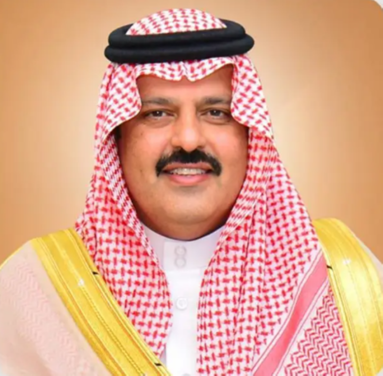 أمير-حائل-ونائبه-يقدمان-واجب-العزاء-لأسرة-المغلوث