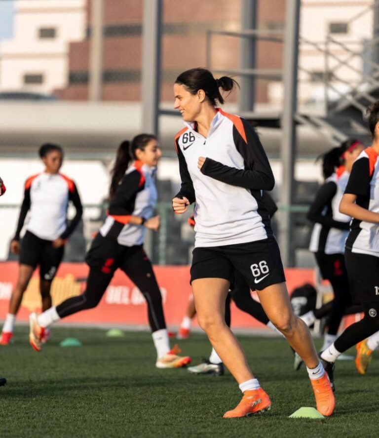 سيدات-القادسية-يختتمن-التحضيرات-ويغادرن-إلى-الرياض-لمواجهة-النصر