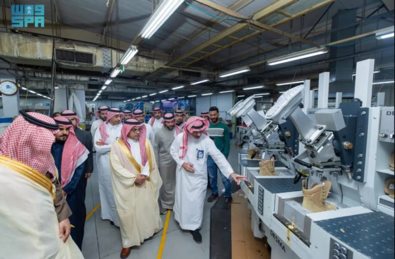 ابن-سلمة-يقف-على-جاهزية-البنية-التحتية-للمدن-الصناعية-بالشرقية