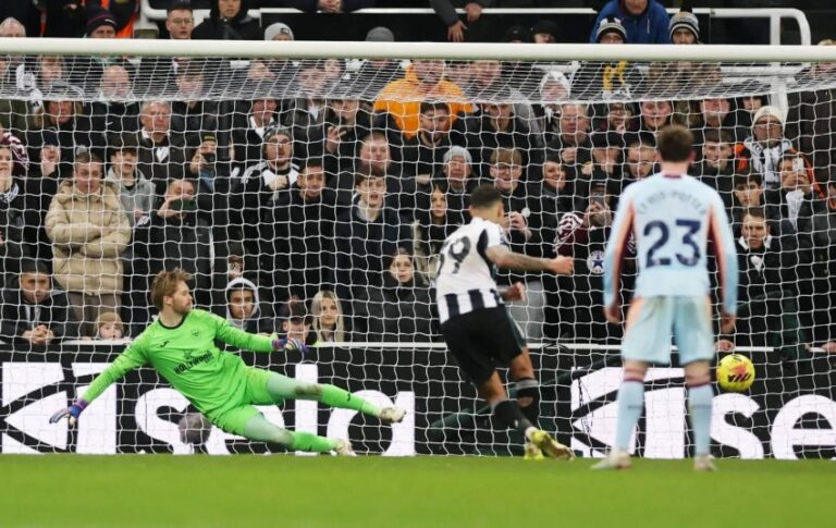 الممتاز-الإنجليزي:-نيوكاسل-يونايتد-يخسر-أمام-برينتفورد-بنتيجة-(3-–-2)