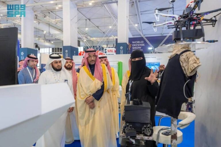 الخريّف-يفتتح-جناح-منظومة-الصناعة-والتعدين-في-معرض-الدفاع-العالمي