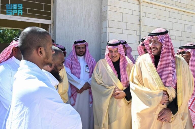 محافظ-الطائف-يتفقد-ميقاتي-السيل-الكبير-ووادي-محرم-والمطار