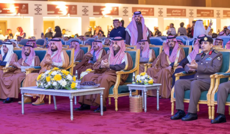 نائب-أمير-الجوف-يشهد-الحفل-الختامي-لمهرجان-التمور-بدومة-الجندل-ويتوّج-الفائزين-بجائزة-فيصل-بن-نواف