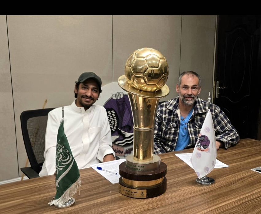 يد-نادي-الهدى-يوقع-عقد-مع-المدرب-بريدريك-بيدانسكي