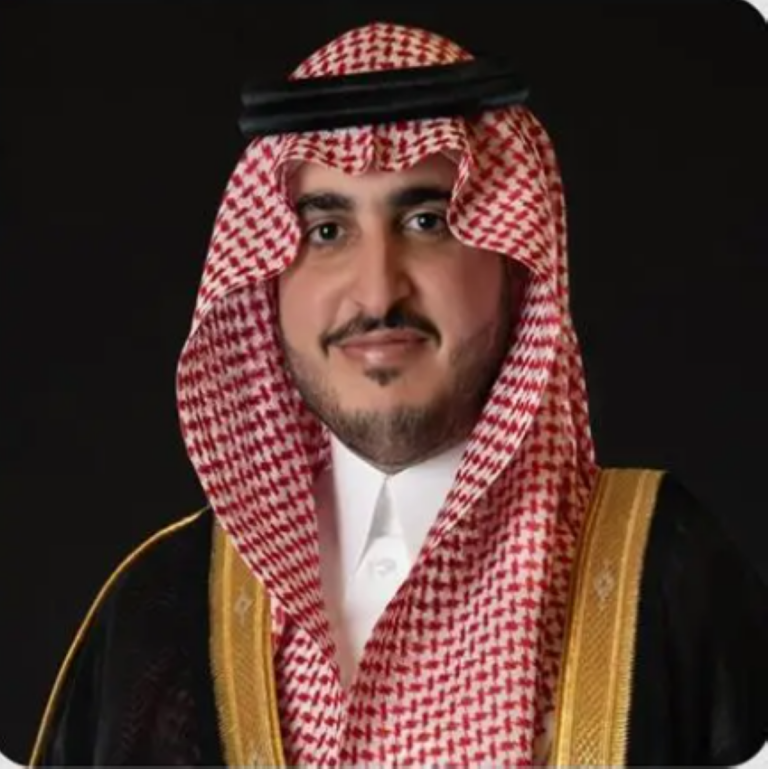 أمير-منطقة-الجوف-يطمئن-على-صحة-الشيخ-عبدالله-الوردة