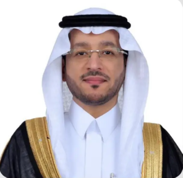 الحربي-يشكر-القيادة-بمناسبة-تعيينه-نائبًا-لوزير-التعليم-للتعليم-العام-بالمرتبة-الممتازة