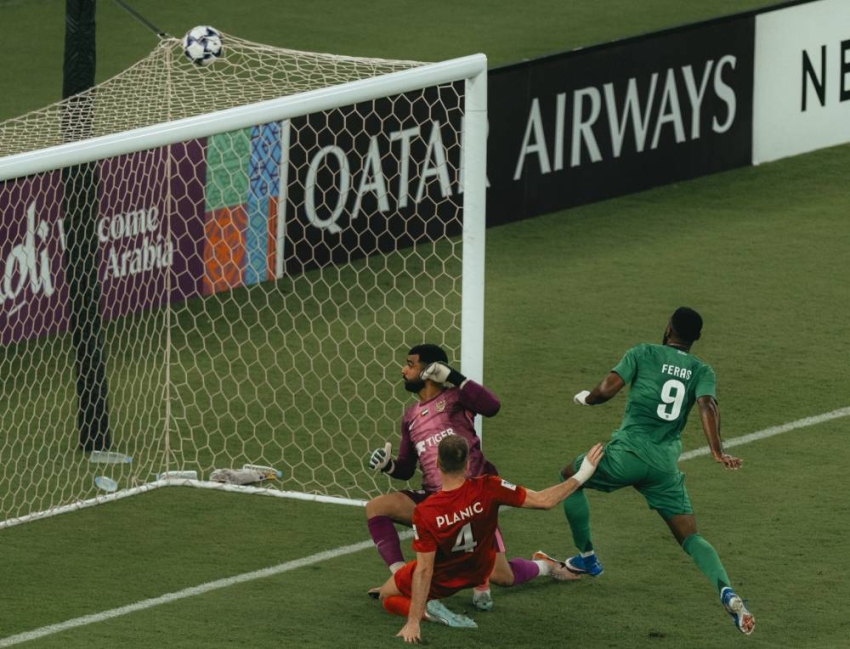 الأهلي-يكتسح-شباب-الأهلي-برباعية