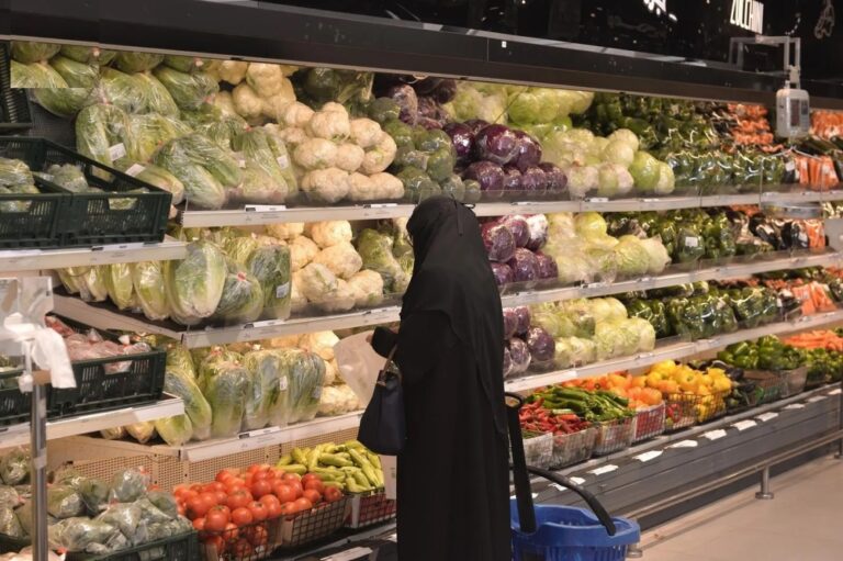 أسعار-تنافسية.-العروض-الرمضانية-تجذب-متسوقي-الشرقية