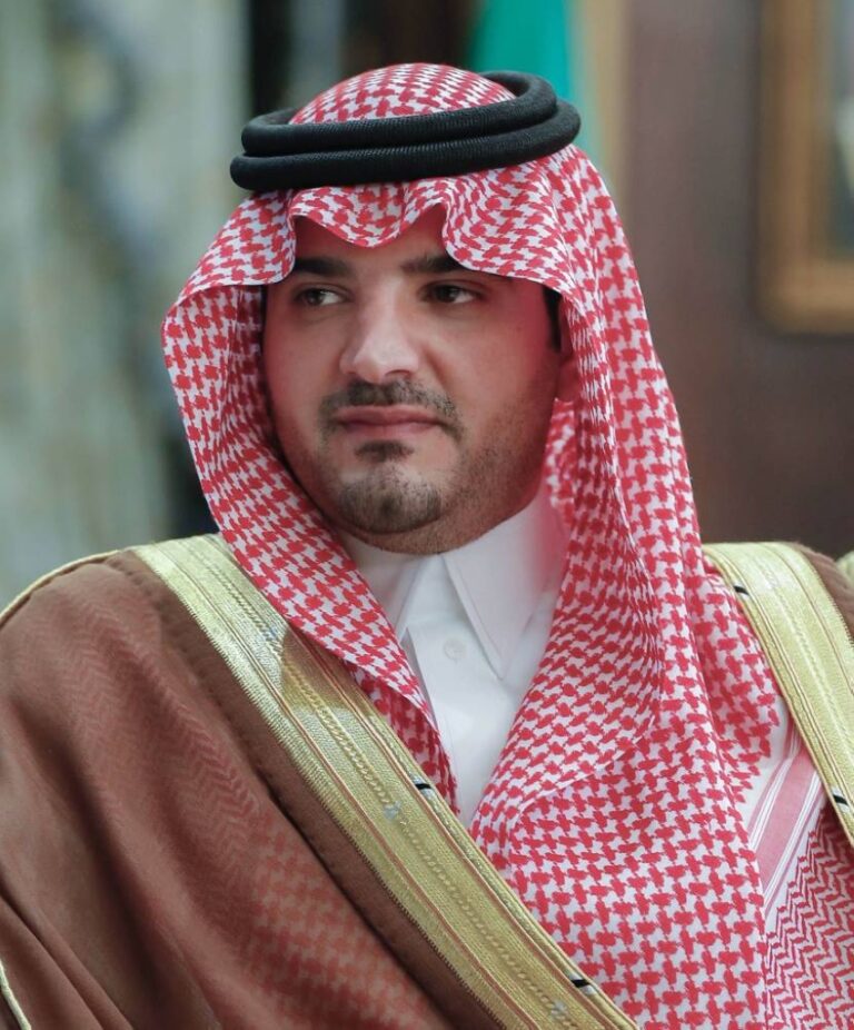 وزير-الداخلية-يعزي-أبناء-البعاج-في-وفاة-والدهم