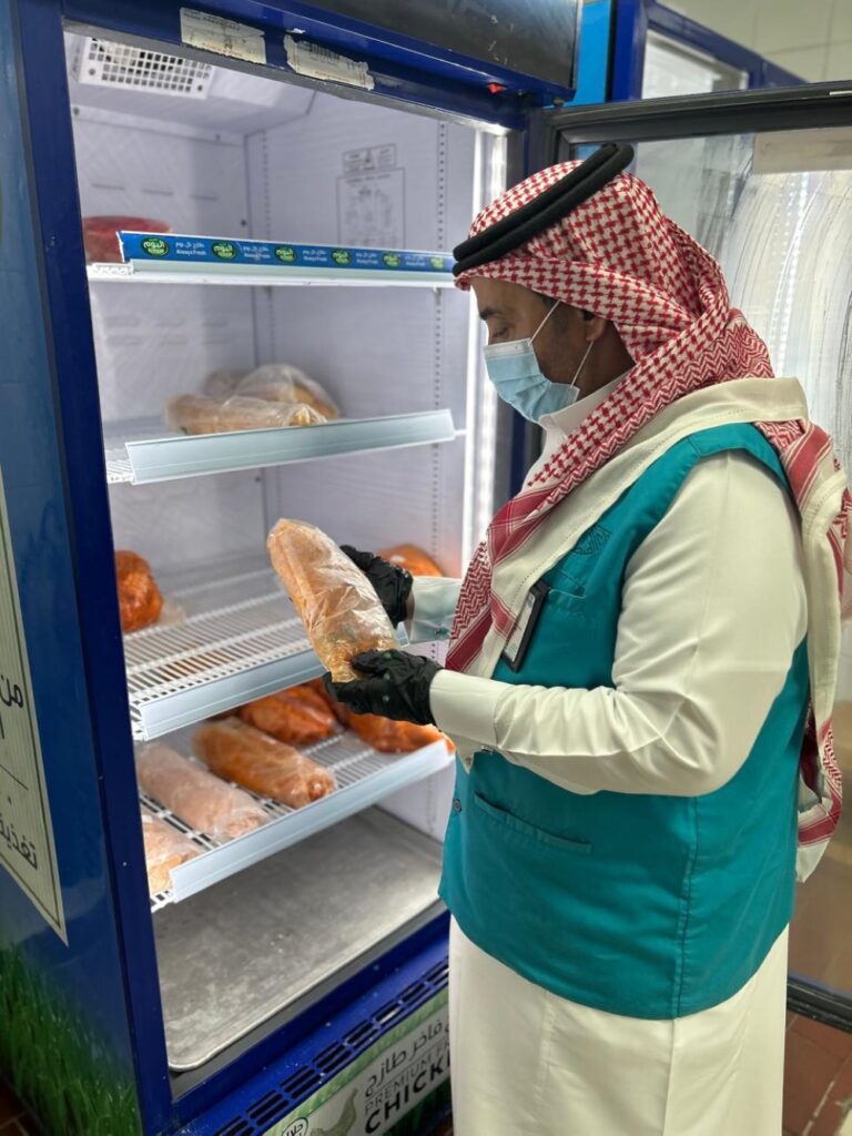 حملات-ميدانية-خلال-رمضان-لضبط-أسواق-رأس-تنورة-ومنع-الباعة-الجائلين