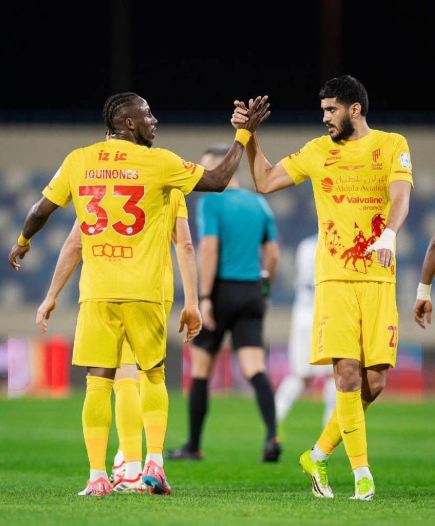 جوليان-يتألق-بثلاثية-ويقود-القادسية-لفوز-مثير-على-الأخدود