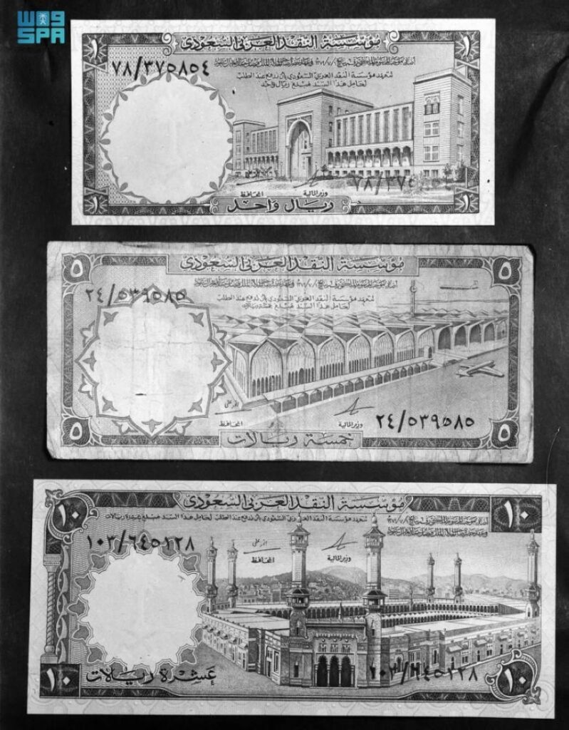 الريال-السعودي.-رحلة-عُملة-بدأت-بأسواق-الدرعية