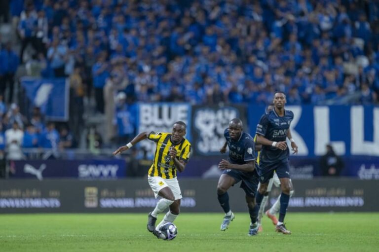 دوري-روشن:-الاتحاد-يفرض-التعادل-على-الهلال-ويزيحه-من-الصدارة-لصالح-النصر