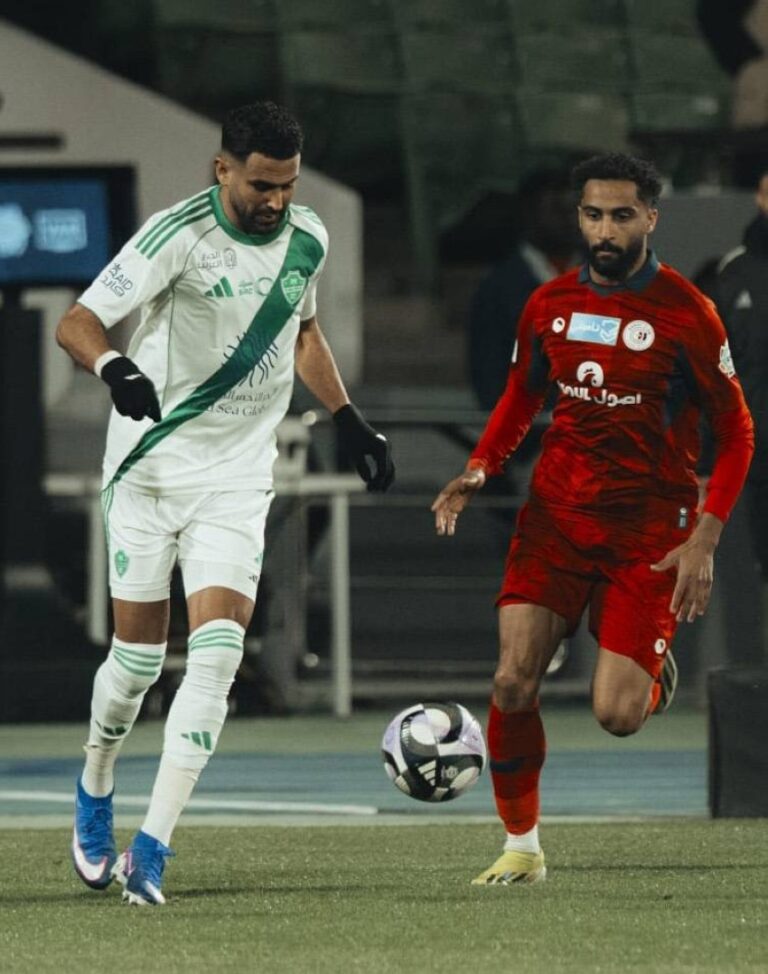 الأهلي-ينتزع-فوزاً-صعباً-وثميناً-على-ضمك