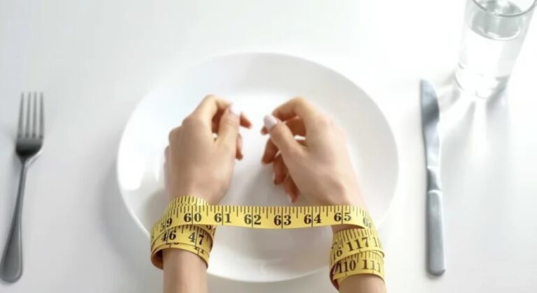 اضطرابات-الأكل-مشكلة-صحية-ونفسية-تزداد-تعقيدًا-في-رمضان.-احذر-هذه-العادات