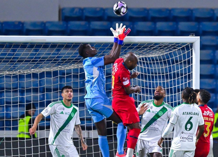 إدارة-ضمك-تعبر-عن-أسفها-بسبب-الأخطاء-التحكيمية-أمام-الأهلي