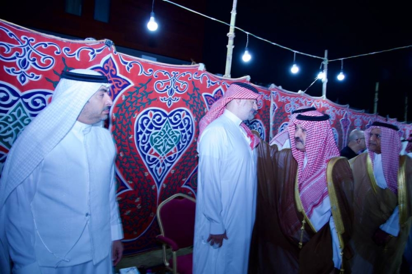 مشعل-بن-ماجد-يواسي-آل-بن-زقر-وآل-عطار-في-فقيدتهم 