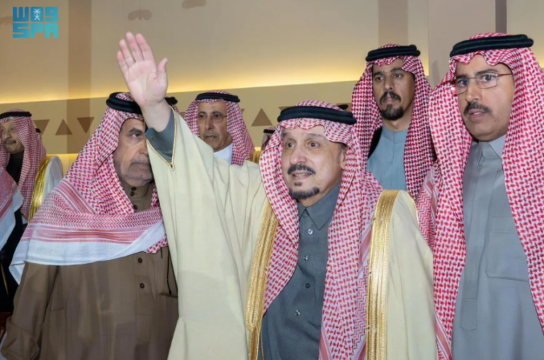 برعاية-أمير-الرياض-وحضور-نائبه.-احتفاء-يوم-التأسيس-يتوّج-بتسجيل-رقم-قياسي-في-غينيس-لأكبر-عرضة-سعودية