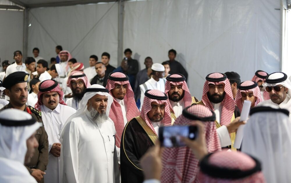 في 3 دقائق فقط.. إطعام الصائمين بمخيمات رأس تنورة الرمضانية