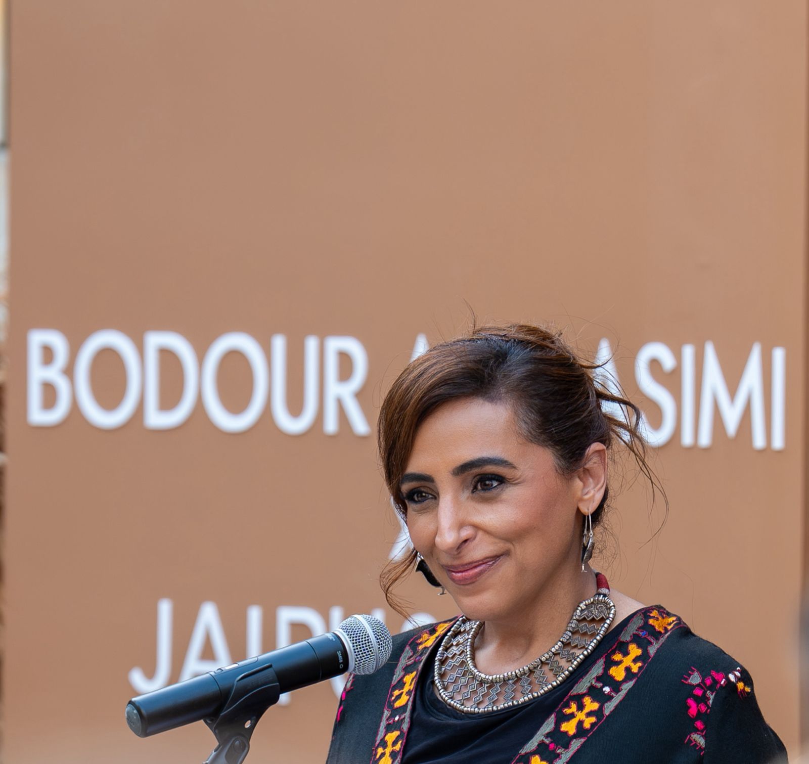 بدور القاسمي وسجاد “جايبور” يطلقان مجموعة “همسات الصحراء” في بيت اللّوال