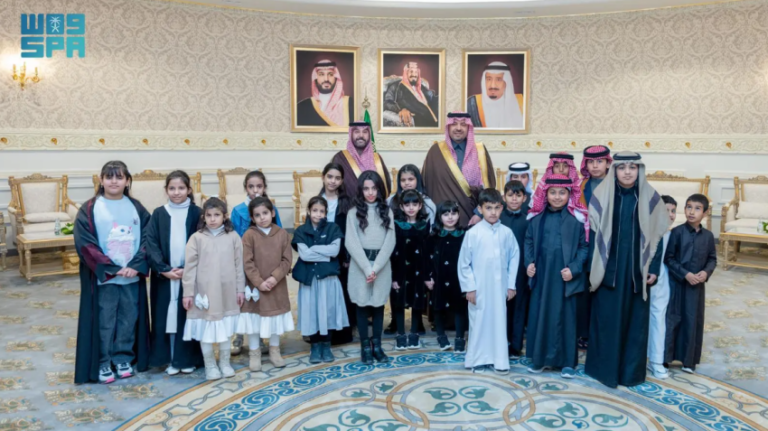 أمير-منطقة-الحدود-الشمالية-يقيم-مأدبة-إفطار-لأبناء-جمعية-رؤوف-لرعاية-الأيتام